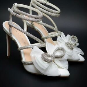Giani Bernini White Heels with Silver Accents